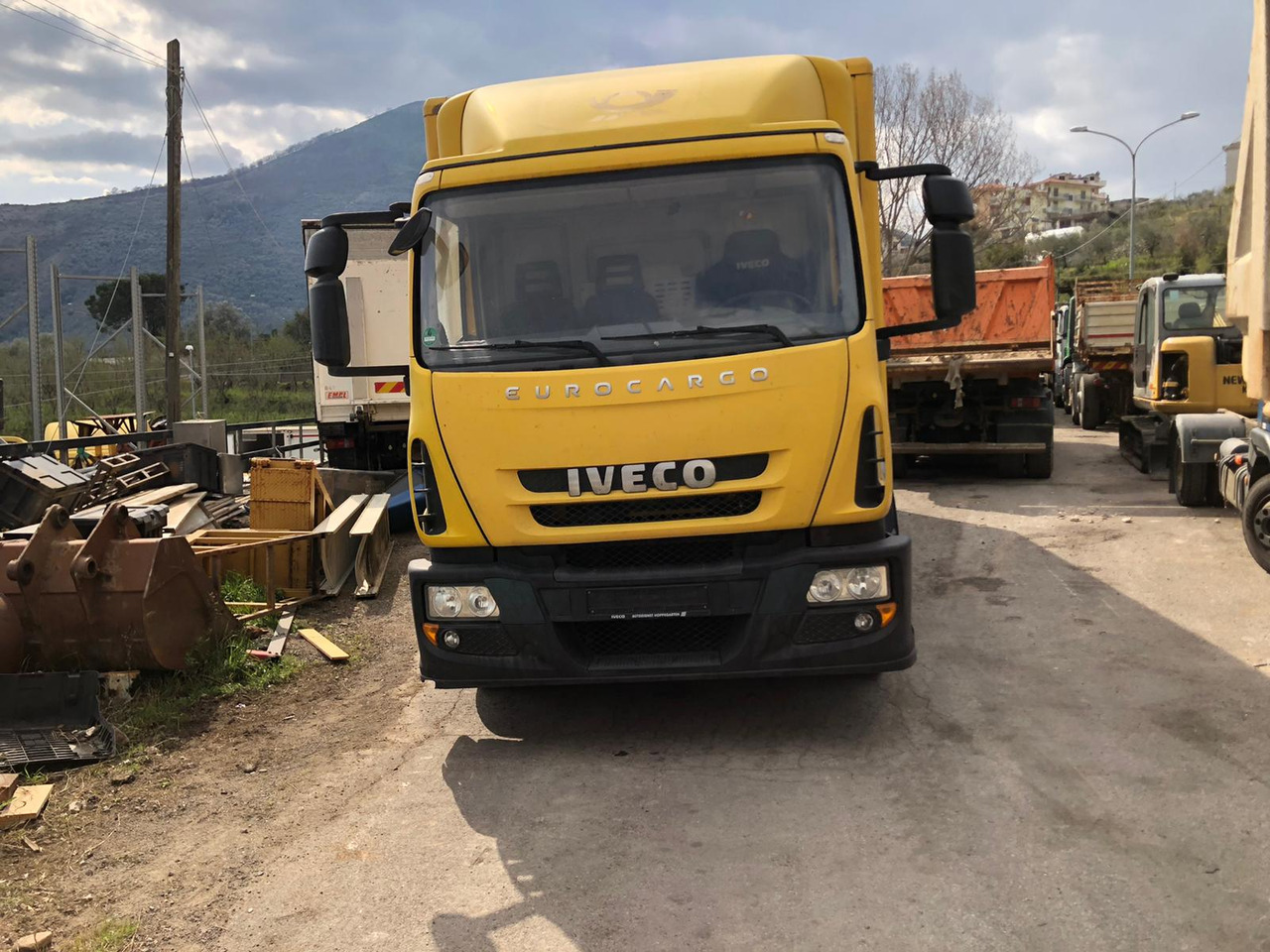 IVECO EUROCARGO 120E28P - Вантажівка шасі: фото 2 IVECO EUROCARGO 120E28P - Вантажівка шасі: фото 2
