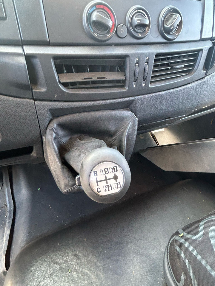 IVECO EUROCARGO 120E28P - Вантажівка шасі: фото 4 IVECO EUROCARGO 120E28P - Вантажівка шасі: фото 4