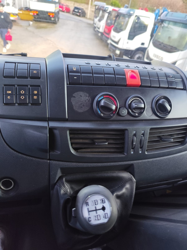 IVECO EUROCARGO 120E28P - Вантажівка шасі: фото 3 IVECO EUROCARGO 120E28P - Вантажівка шасі: фото 3