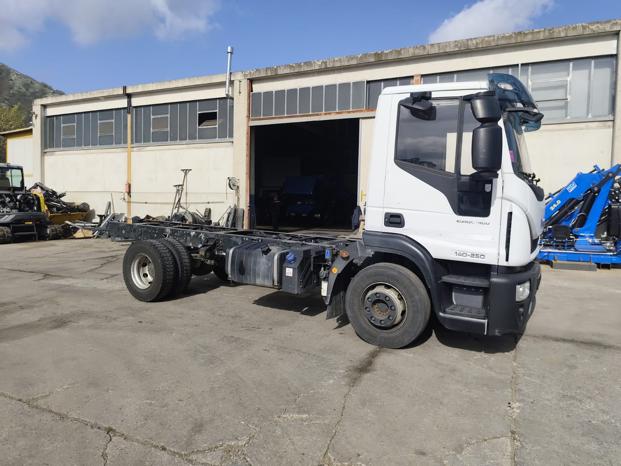 IVECO EUROCARGO 140-250 - Вантажівка шасі: фото 5 IVECO EUROCARGO 140-250 - Вантажівка шасі: фото 5