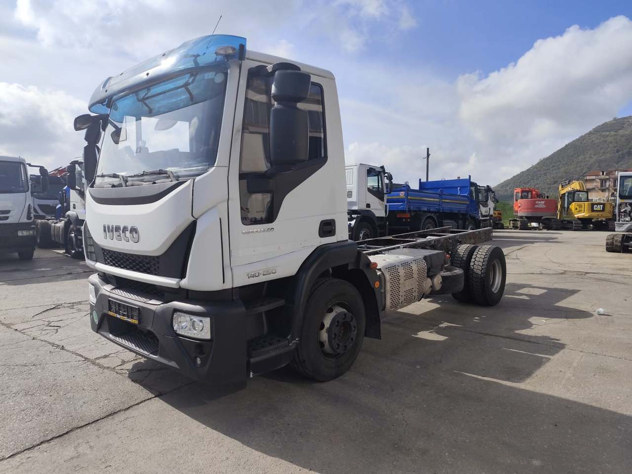 IVECO EUROCARGO 140-250 - Вантажівка шасі: фото 1 IVECO EUROCARGO 140-250 - Вантажівка шасі: фото 1