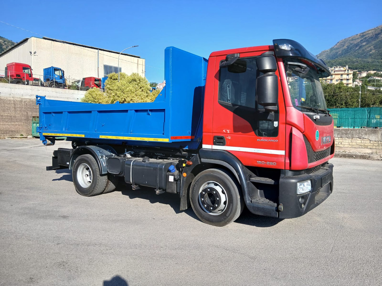 IVECO EUROCARGO 150-280 - Гаковий мультиліфт вантажівка: фото 5 IVECO EUROCARGO 150-280 - Гаковий мультиліфт вантажівка: фото 5