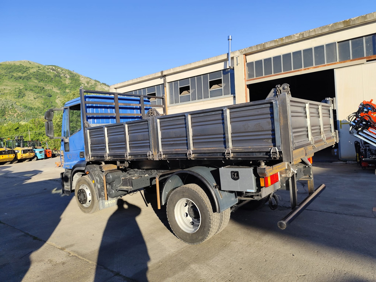IVECO EUROCARGO 150E25 - Самоскид вантажівка: фото 2 IVECO EUROCARGO 150E25 - Самоскид вантажівка: фото 2