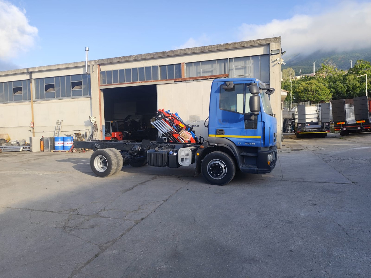 IVECO EUROCARGO 150E25 - Вантажівка шасі: фото 3 IVECO EUROCARGO 150E25 - Вантажівка шасі: фото 3