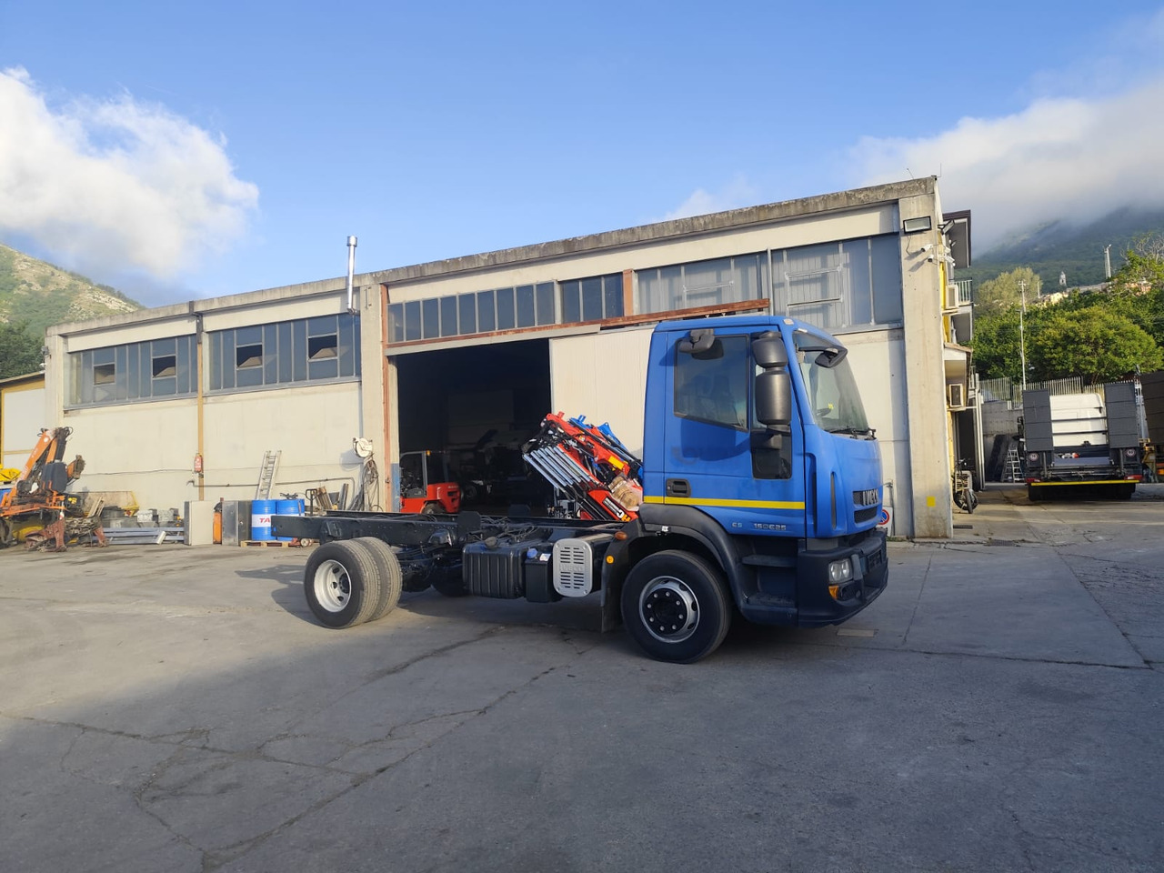 IVECO EUROCARGO 150E25 - Вантажівка шасі: фото 2 IVECO EUROCARGO 150E25 - Вантажівка шасі: фото 2