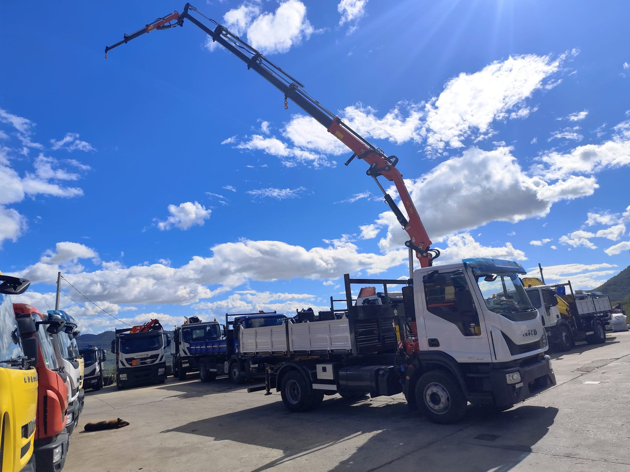 IVECO EUROCARGO 160-250 - Вантажівка з маніпулятором, Самоскид вантажівка: фото 1 IVECO EUROCARGO 160-250 - Вантажівка з маніпулятором, Самоскид вантажівка: фото 1