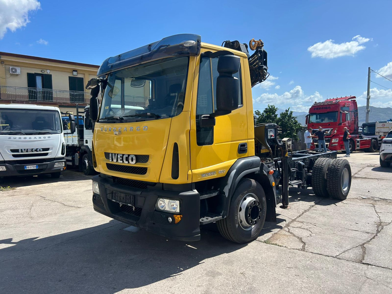 IVECO EUROCARGO 160E30 - Вантажівка з маніпулятором: фото 1 IVECO EUROCARGO 160E30 - Вантажівка з маніпулятором: фото 1