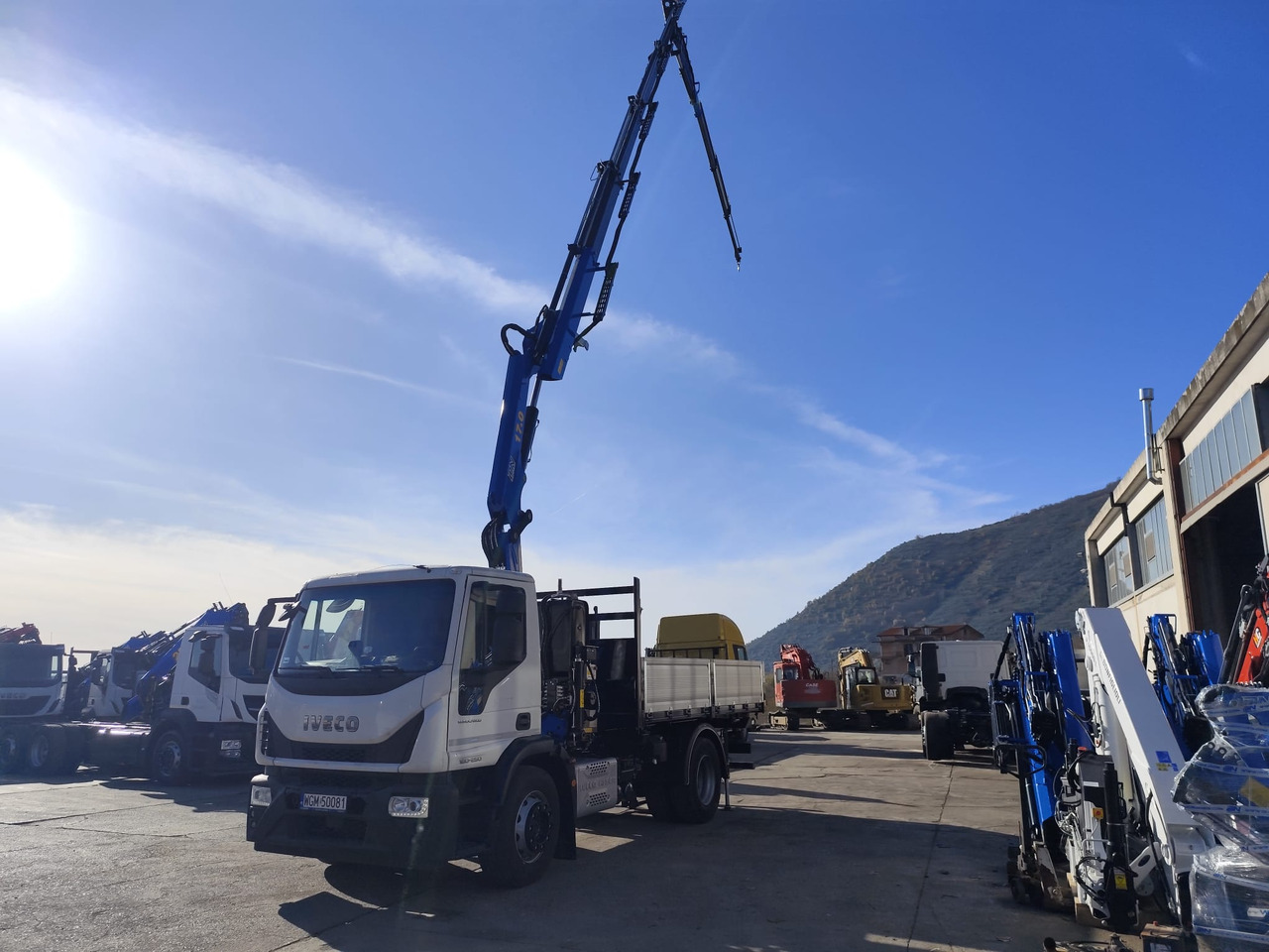 IVECO EUROCARGO 180-250 - Вантажівка з маніпулятором, Вантажівка з маніпулятором: фото 4 IVECO EUROCARGO 180-250 - Вантажівка з маніпулятором, Вантажівка з маніпулятором: фото 4