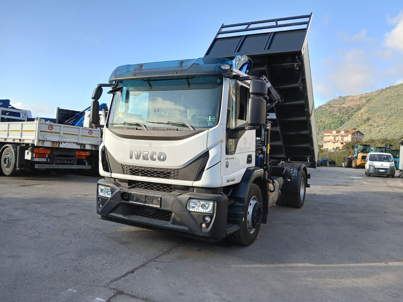 Вантажівка з маніпулятором IVECO EUROCARGO 180-320: фото 23