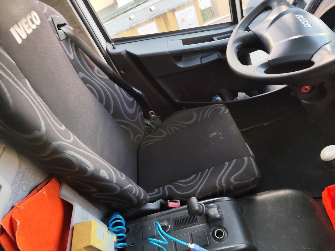 IVECO EUROCARGO 180E25 - Вантажівка з маніпулятором, Вантажівка з маніпулятором: фото 4 IVECO EUROCARGO 180E25 - Вантажівка з маніпулятором, Вантажівка з маніпулятором: фото 4