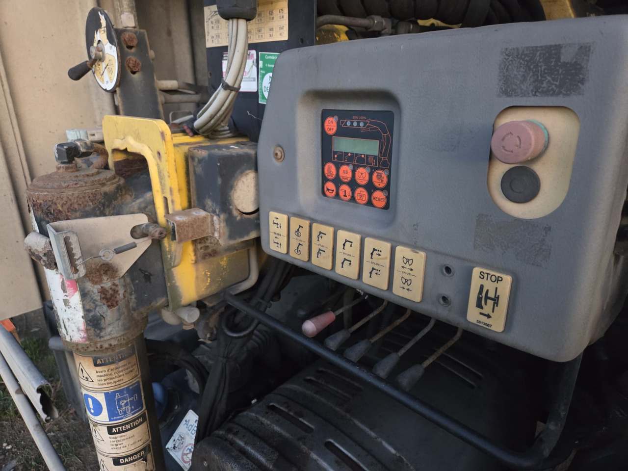 IVECO EUROCARGO 180E25 - Вантажівка з маніпулятором, Вантажівка з маніпулятором: фото 4 IVECO EUROCARGO 180E25 - Вантажівка з маніпулятором, Вантажівка з маніпулятором: фото 4