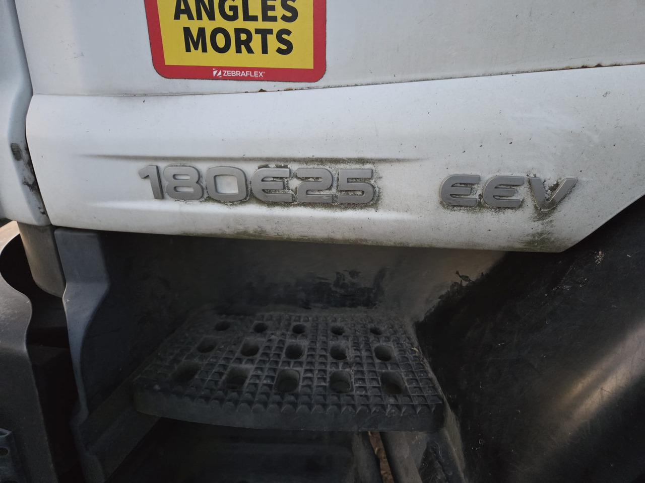 IVECO EUROCARGO 180E25 - Вантажівка з маніпулятором, Вантажівка з маніпулятором: фото 5 IVECO EUROCARGO 180E25 - Вантажівка з маніпулятором, Вантажівка з маніпулятором: фото 5