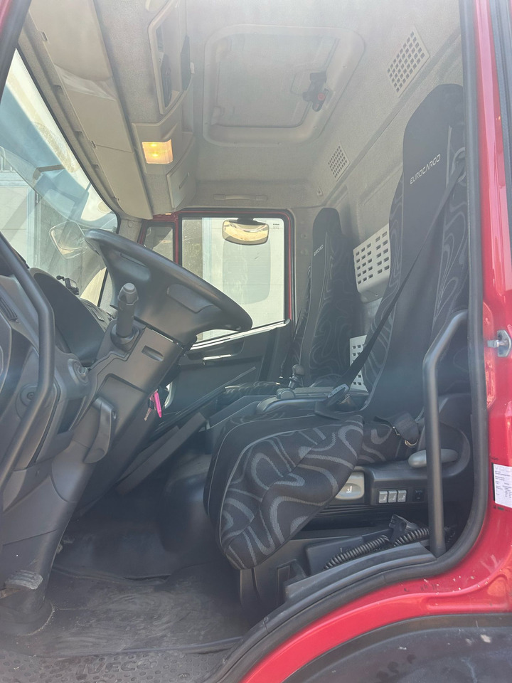 IVECO EUROCARGO 180E30 - Бортова вантажівка/ Платформа: фото 3 IVECO EUROCARGO 180E30 - Бортова вантажівка/ Платформа: фото 3