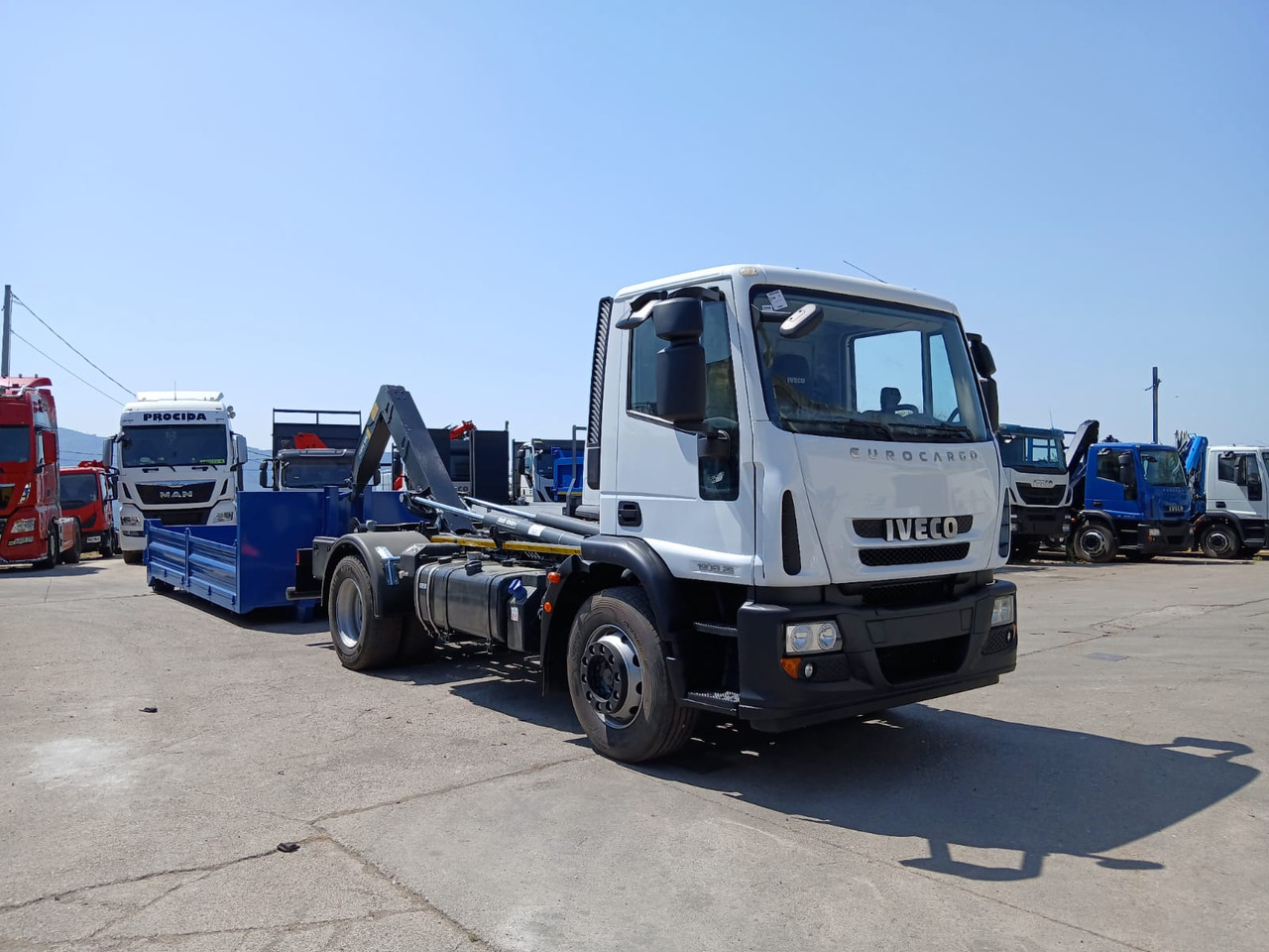 IVECO EUROCARGO 190EL25 - Гаковий мультиліфт вантажівка: фото 1 IVECO EUROCARGO 190EL25 - Гаковий мультиліфт вантажівка: фото 1