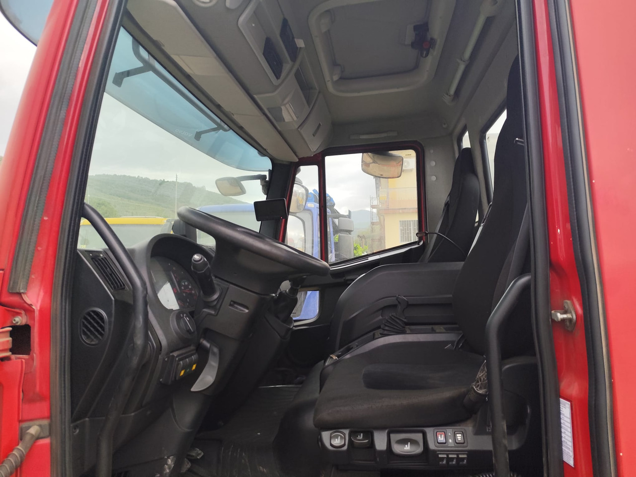 IVECO EUROCARGO 75-210 - Самоскид вантажівка: фото 3 IVECO EUROCARGO 75-210 - Самоскид вантажівка: фото 3