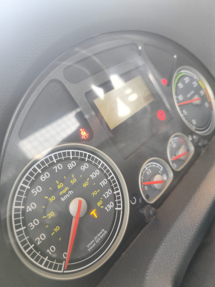 IVECO EUROCARGO 75E18 - Бортова вантажівка/ Платформа: фото 5 IVECO EUROCARGO 75E18 - Бортова вантажівка/ Платформа: фото 5