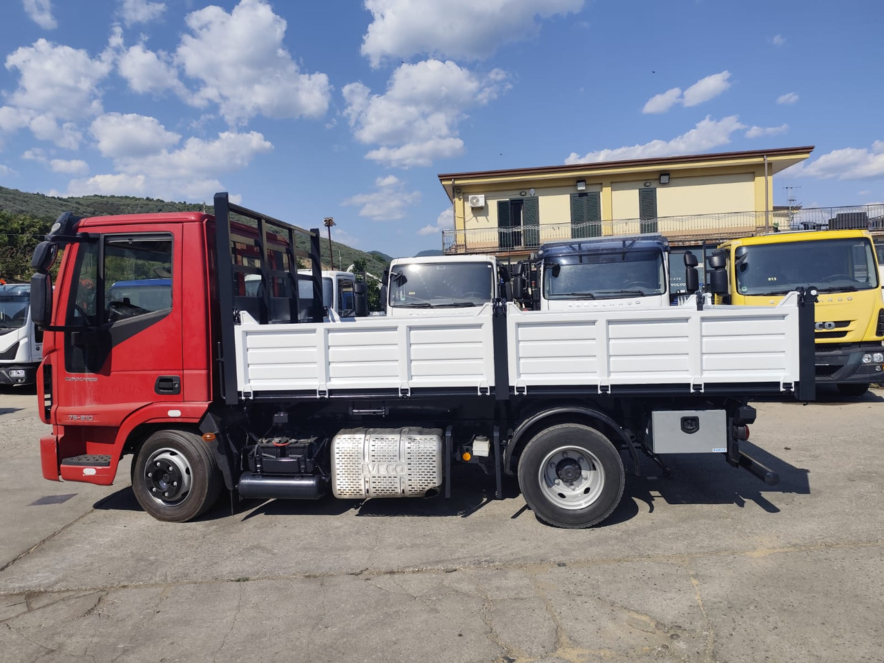 IVECO EUROCARGO 80-190 - Вантажівка шасі: фото 3 IVECO EUROCARGO 80-190 - Вантажівка шасі: фото 3