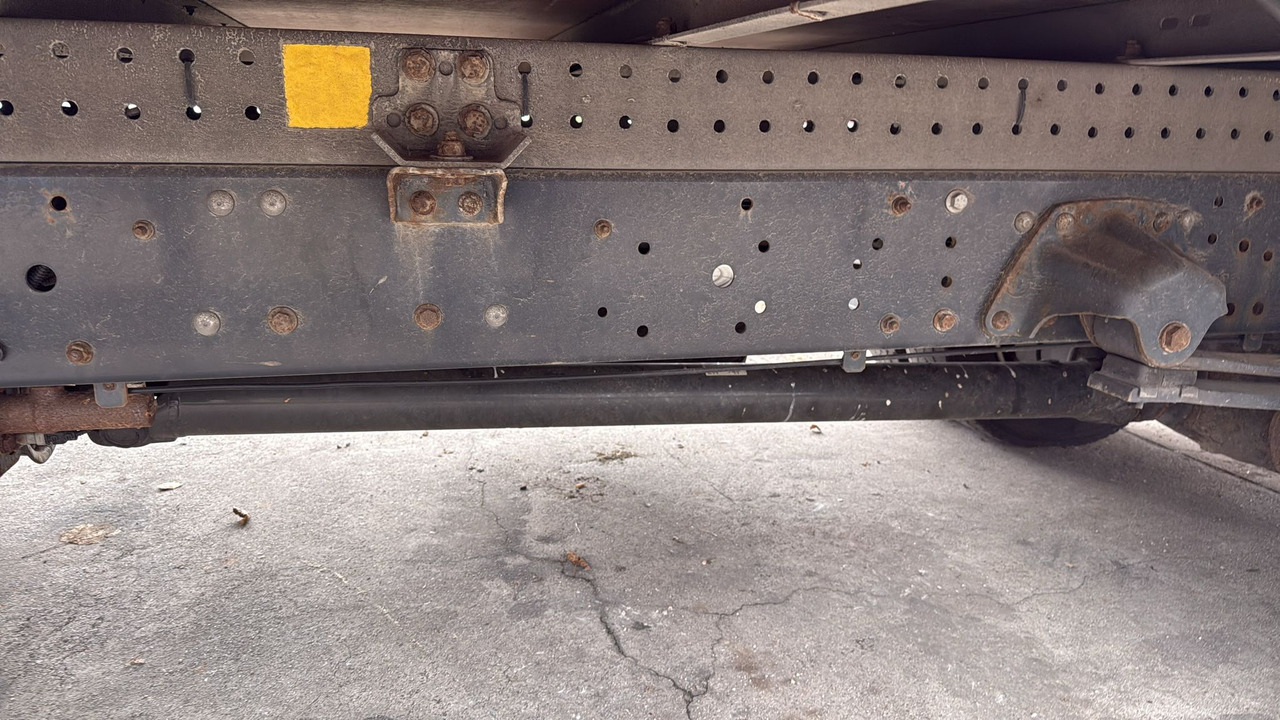 IVECO EUROCARGO 80-190 - Вантажівка шасі: фото 3 IVECO EUROCARGO 80-190 - Вантажівка шасі: фото 3