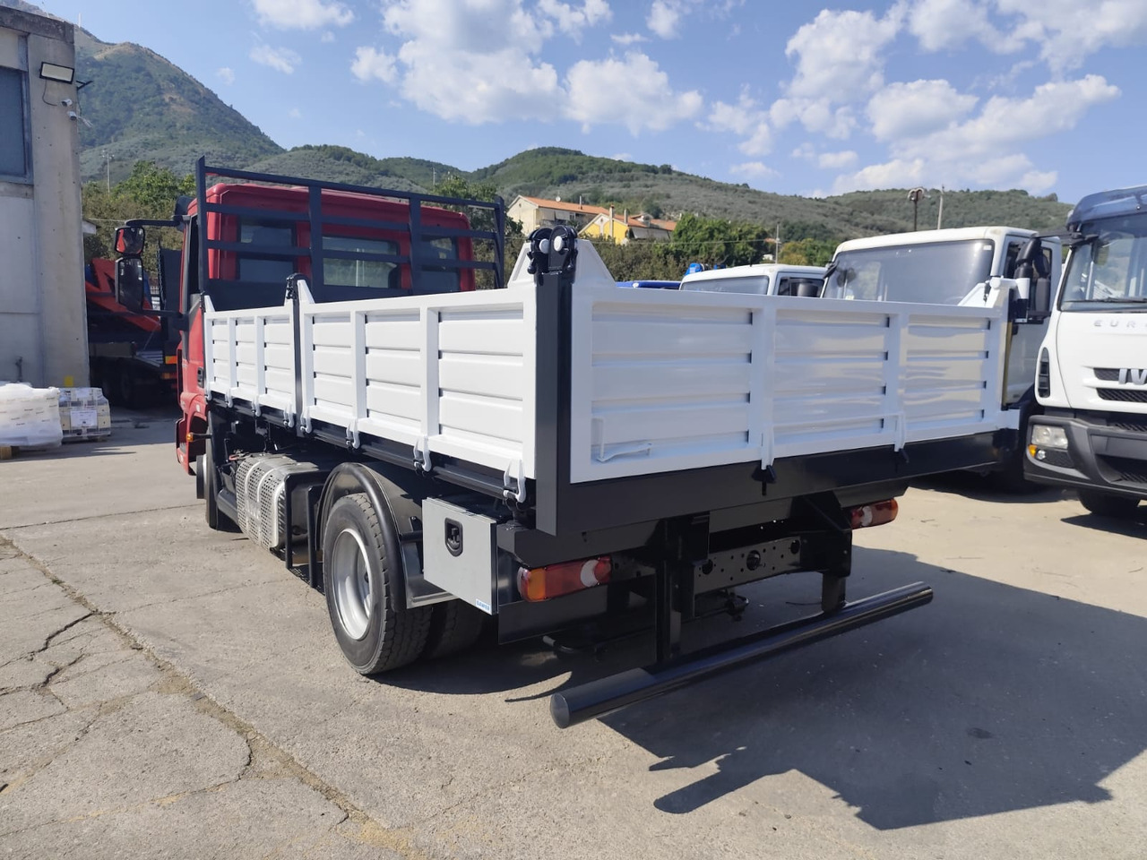 IVECO EUROCARGO 80-190 - Вантажівка шасі: фото 5 IVECO EUROCARGO 80-190 - Вантажівка шасі: фото 5