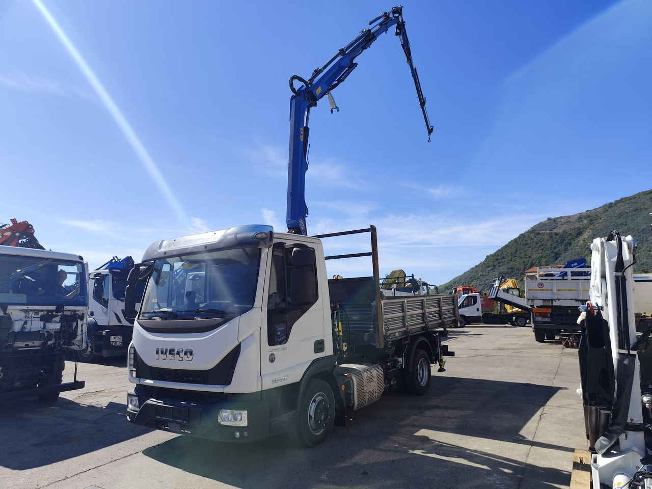 IVECO EUROCARGO 80-210 - Вантажівка з маніпулятором: фото 1 IVECO EUROCARGO 80-210 - Вантажівка з маніпулятором: фото 1