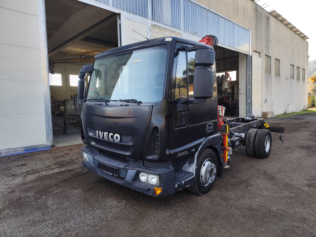 IVECO EUROCARGO 80E18 - Вантажівка з маніпулятором, Самоскид вантажівка: фото 1 IVECO EUROCARGO 80E18 - Вантажівка з маніпулятором, Самоскид вантажівка: фото 1