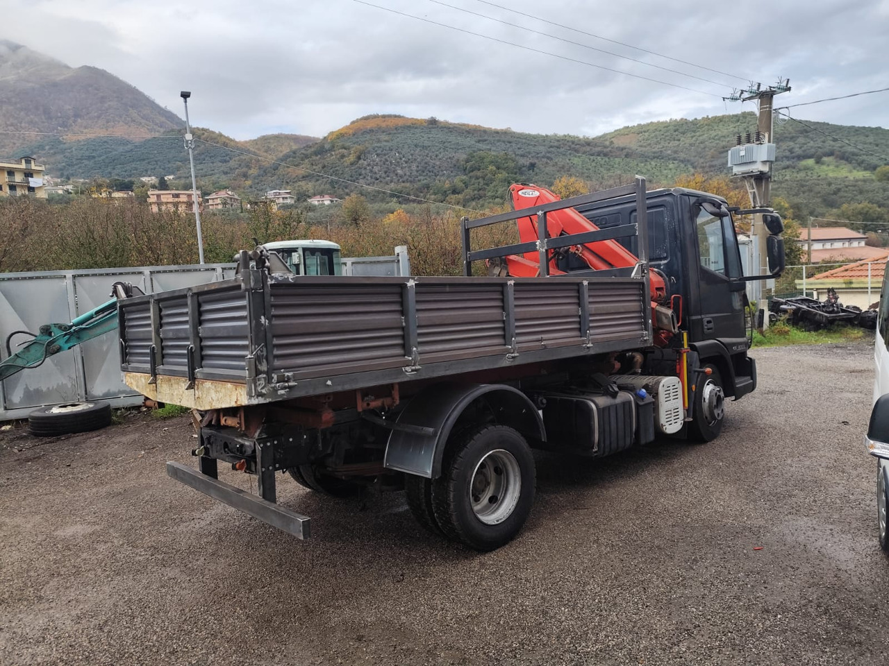 IVECO EUROCARGO 80E18 - Вантажівка з маніпулятором, Самоскид вантажівка: фото 2 IVECO EUROCARGO 80E18 - Вантажівка з маніпулятором, Самоскид вантажівка: фото 2