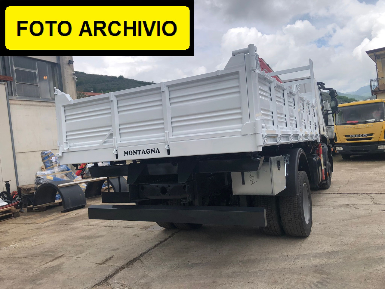 IVECO STRALIS 190S31 - Вантажівка з маніпулятором: фото 2 IVECO STRALIS 190S31 - Вантажівка з маніпулятором: фото 2