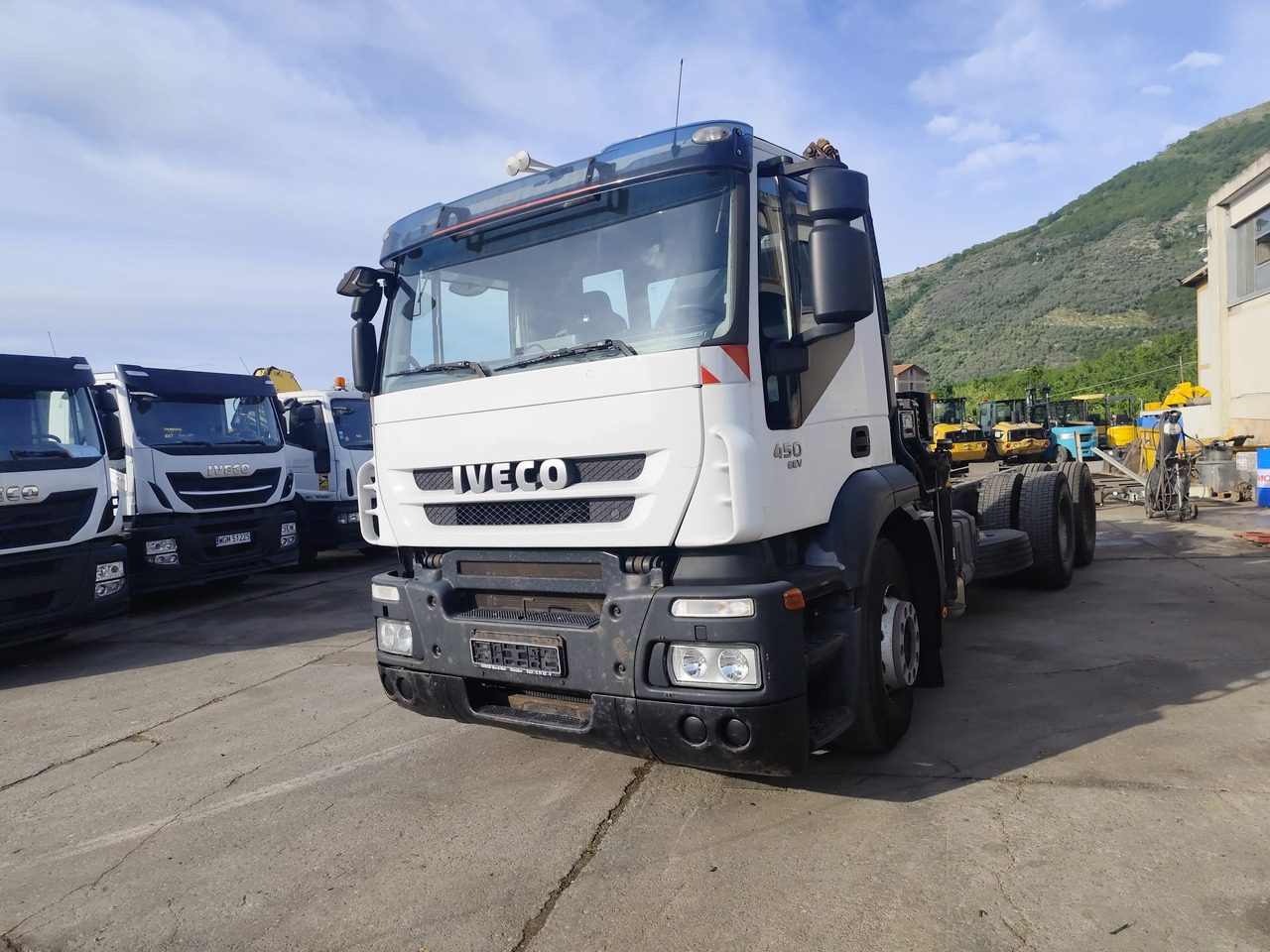 IVECO STRALIS 260S45 - Вантажівка з маніпулятором: фото 2 IVECO STRALIS 260S45 - Вантажівка з маніпулятором: фото 2