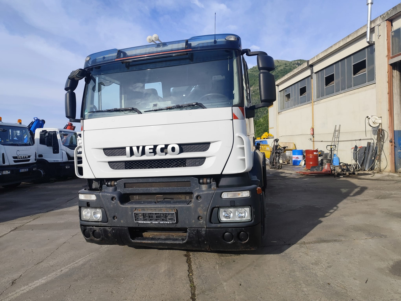 IVECO STRALIS 260S45 - Вантажівка з маніпулятором: фото 4 IVECO STRALIS 260S45 - Вантажівка з маніпулятором: фото 4
