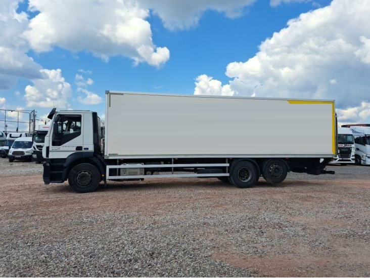 IVECO STRALIS AD 260S31 - Вантажівка з закритим кузовом: фото 2 IVECO STRALIS AD 260S31 - Вантажівка з закритим кузовом: фото 2