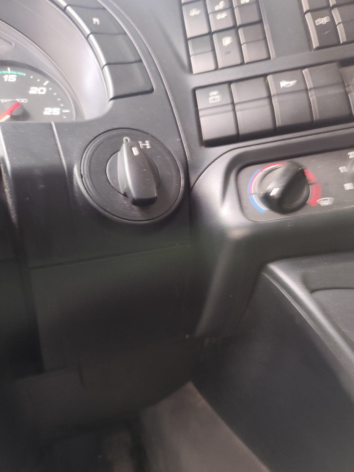 IVECO STRALIS AD 260S31 XP - Вантажівка шасі: фото 3 IVECO STRALIS AD 260S31 XP - Вантажівка шасі: фото 3
