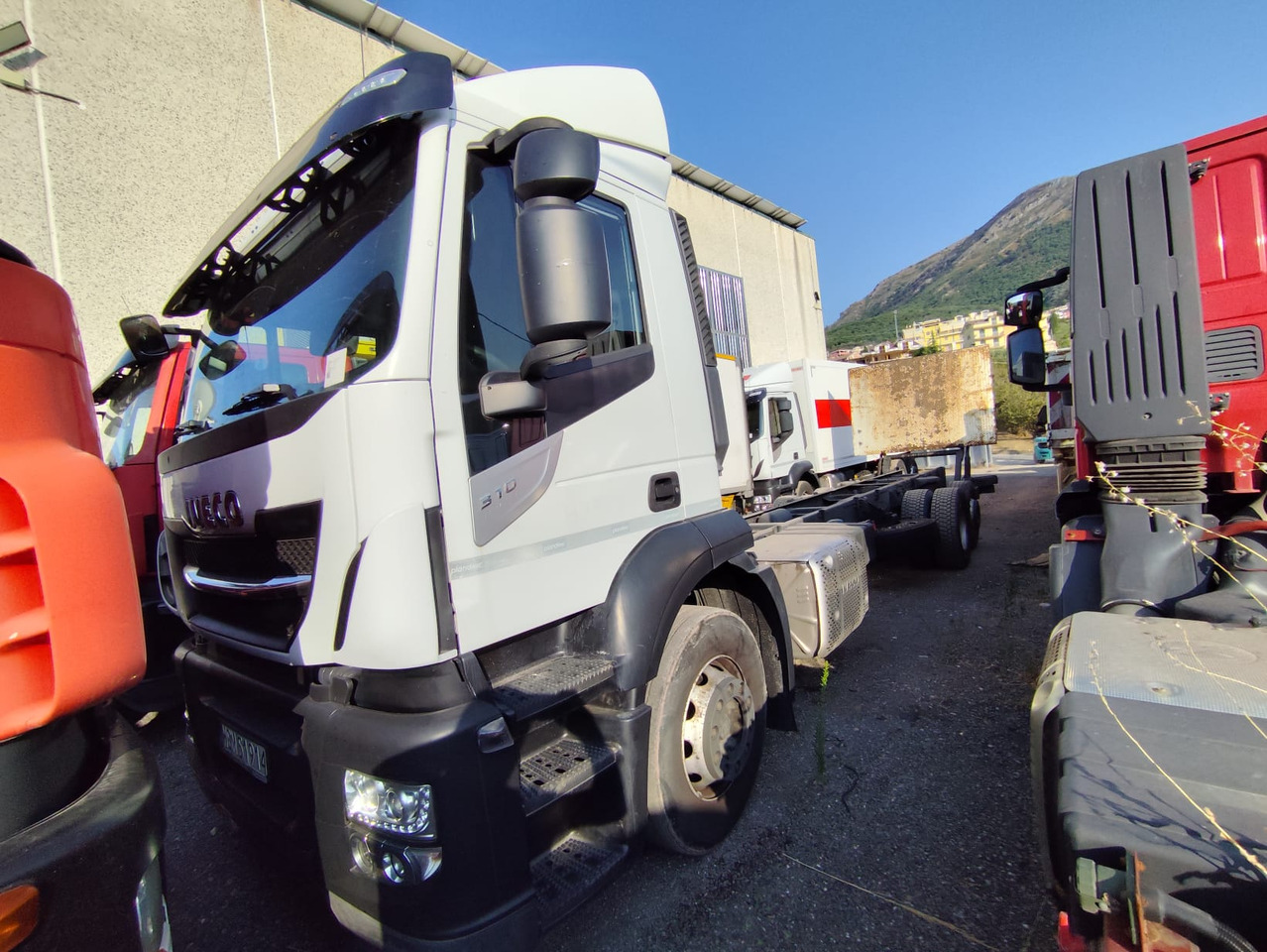 IVECO STRALIS AD 260S31 XP - Вантажівка з закритим кузовом: фото 3 IVECO STRALIS AD 260S31 XP - Вантажівка з закритим кузовом: фото 3