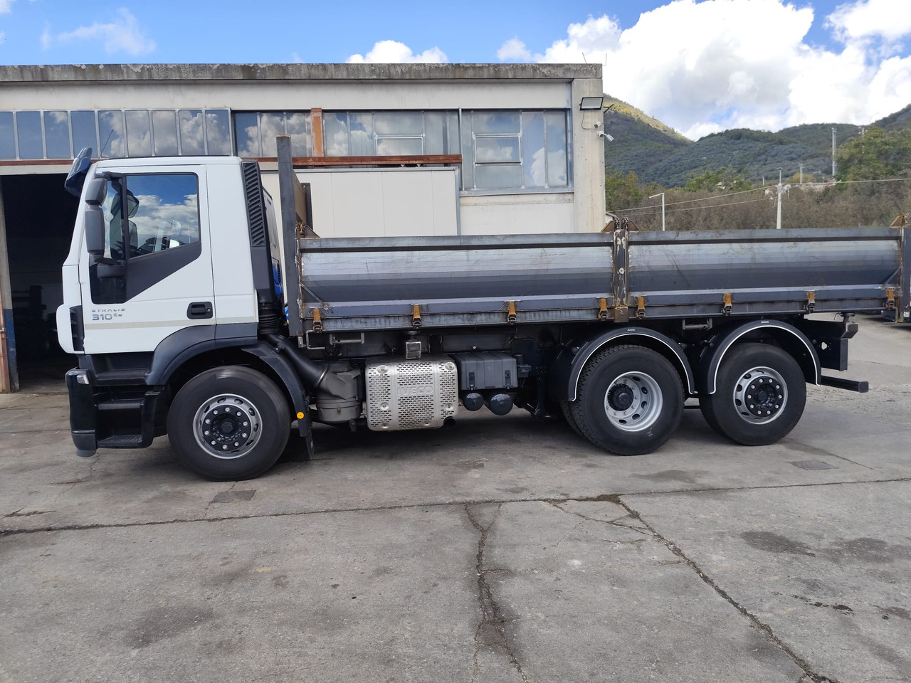 IVECO STRALIS AD 260S31 XP - Самоскид вантажівка: фото 5 IVECO STRALIS AD 260S31 XP - Самоскид вантажівка: фото 5
