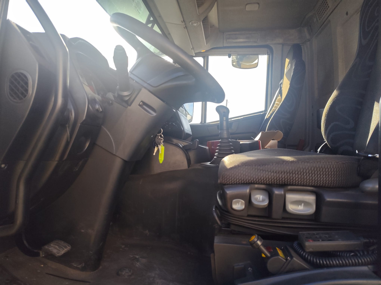 Вантажівка з маніпулятором, Самоскид вантажівка IVECO STRALIS CUBE 260S31: фото 37 Вантажівка з маніпулятором, Самоскид вантажівка IVECO STRALIS CUBE 260S31: фото 37