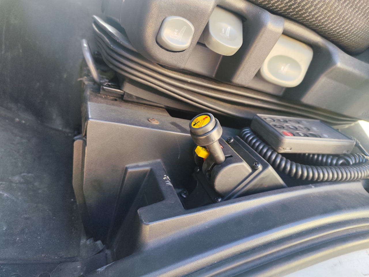 Вантажівка з маніпулятором, Самоскид вантажівка IVECO STRALIS CUBE 260S31: фото 35 Вантажівка з маніпулятором, Самоскид вантажівка IVECO STRALIS CUBE 260S31: фото 35