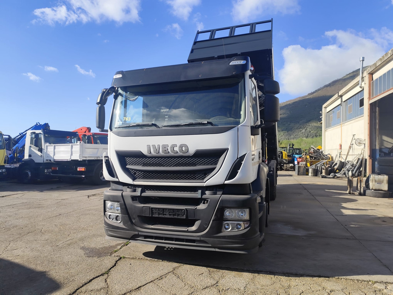 Вантажівка з маніпулятором, Самоскид вантажівка IVECO STRALIS CUBE 260S31: фото 13 Вантажівка з маніпулятором, Самоскид вантажівка IVECO STRALIS CUBE 260S31: фото 13