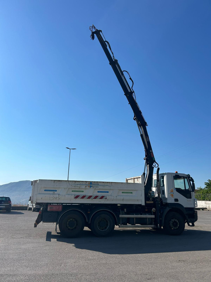 IVECO TRAKKER 260T36 - Вантажівка з маніпулятором: фото 3 IVECO TRAKKER 260T36 - Вантажівка з маніпулятором: фото 3