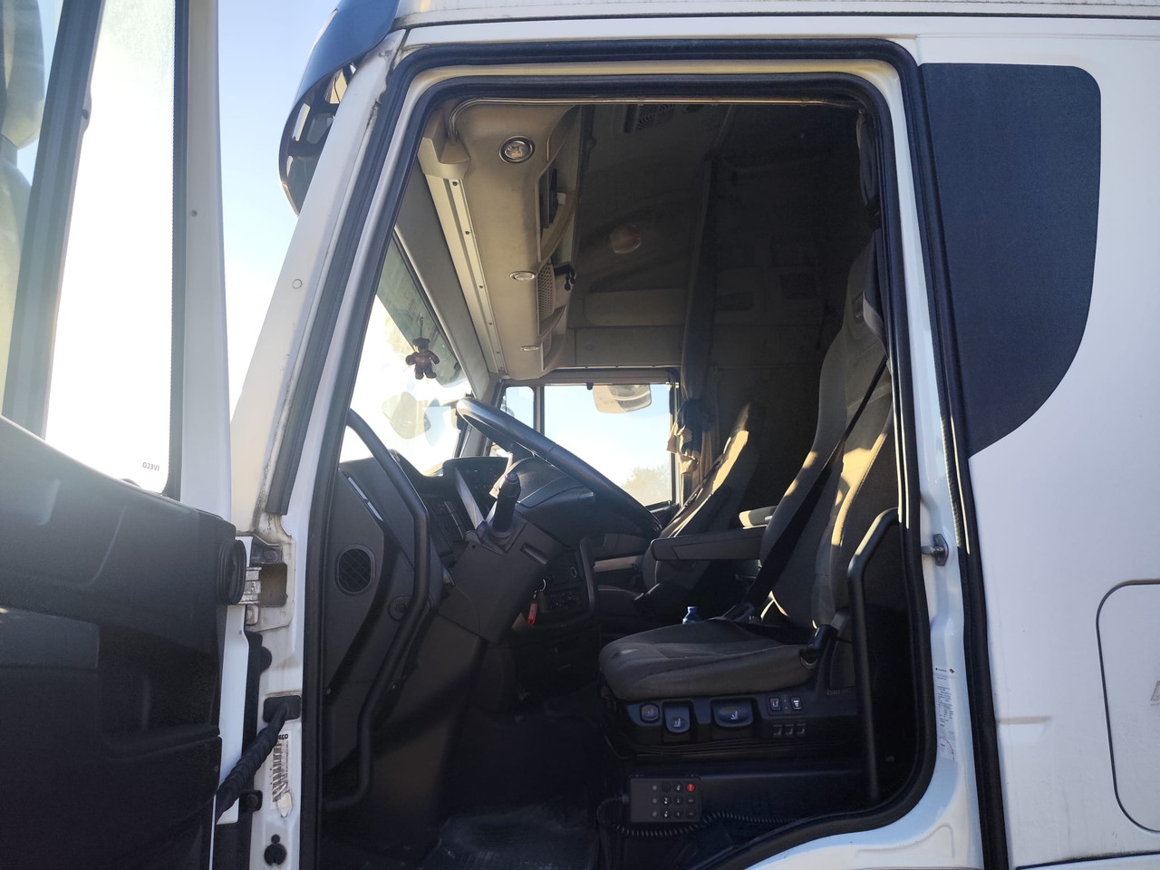 STRALIS 260S42 - Тентована вантажівка: фото 3 STRALIS 260S42 - Тентована вантажівка: фото 3