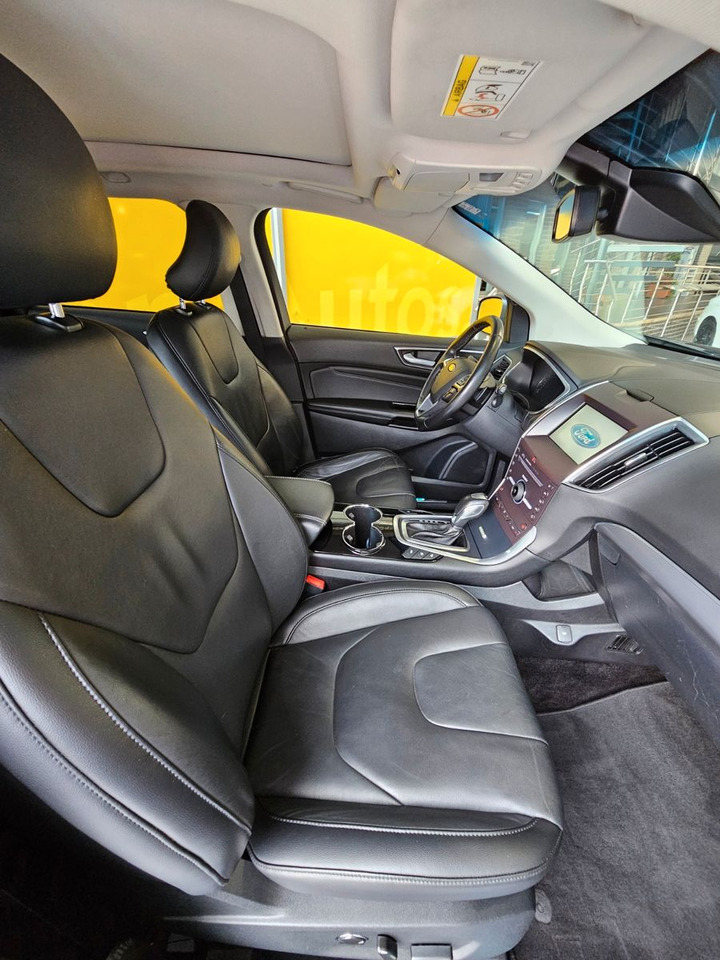 Ford Edge Titanium 4x4 AHK ACC SchiebeDach Navi LED - Позашляховик: фото 5 Ford Edge Titanium 4x4 AHK ACC SchiebeDach Navi LED - Позашляховик: фото 5