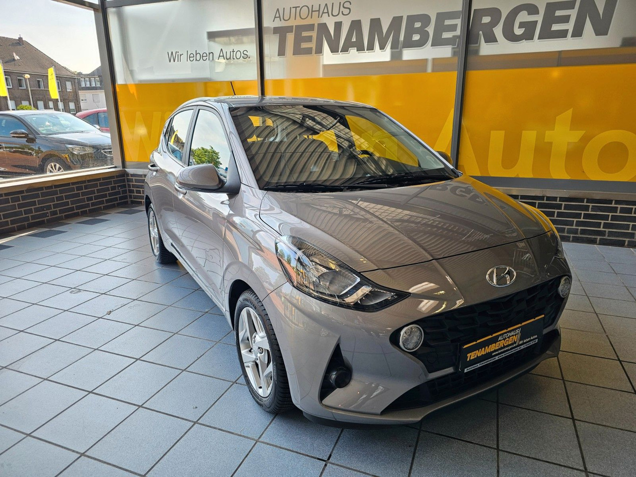 Hyundai i10 Trend AUTOMATIK SHZ PDC LenkrHzg DAB Spurhal - Легковий автомобіль: фото 2 Hyundai i10 Trend AUTOMATIK SHZ PDC LenkrHzg DAB Spurhal - Легковий автомобіль: фото 2