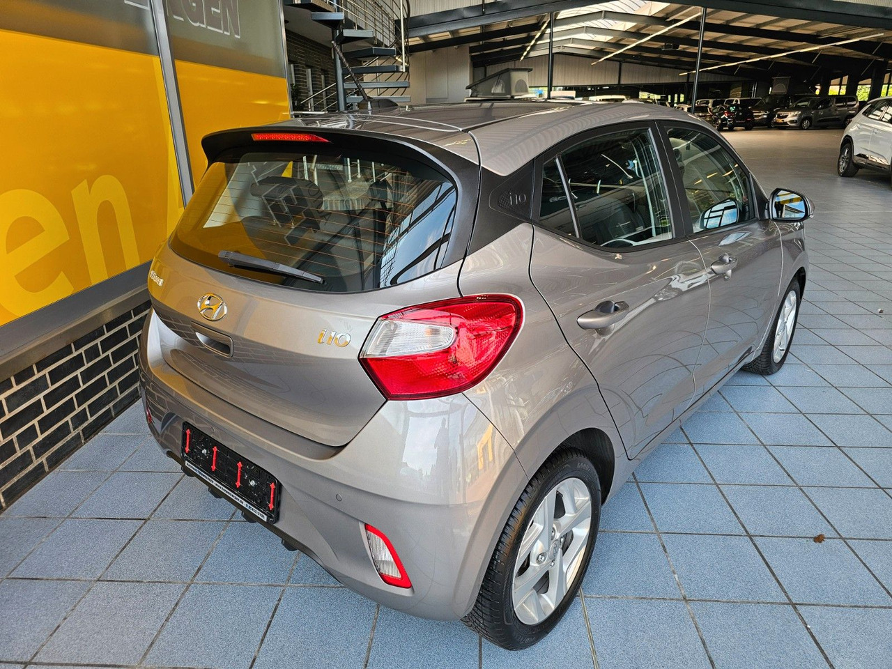 Hyundai i10 Trend AUTOMATIK SHZ PDC LenkrHzg DAB Spurhal - Легковий автомобіль: фото 3 Hyundai i10 Trend AUTOMATIK SHZ PDC LenkrHzg DAB Spurhal - Легковий автомобіль: фото 3