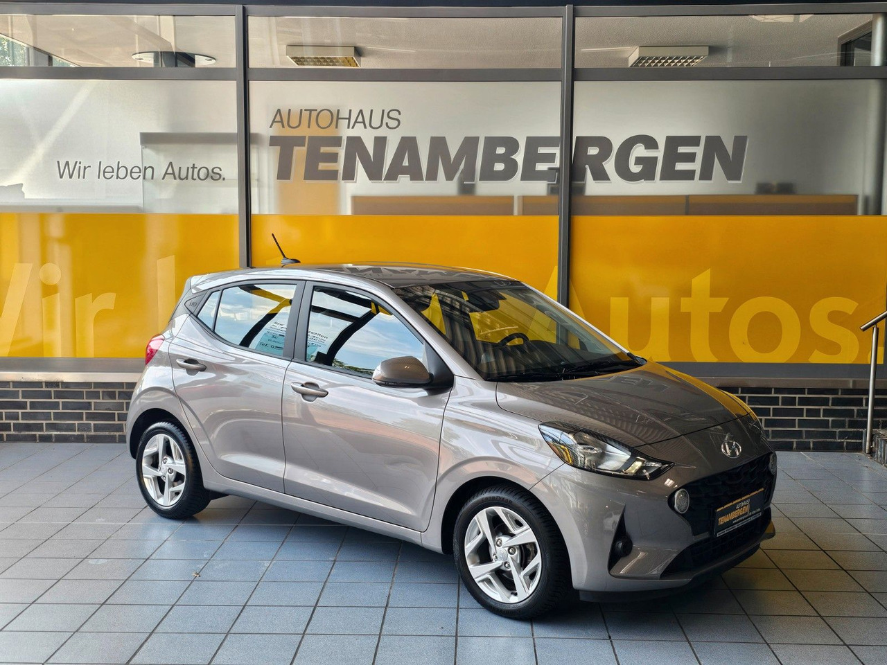 Hyundai i10 Trend AUTOMATIK SHZ PDC LenkrHzg DAB Spurhal - Легковий автомобіль: фото 1 Hyundai i10 Trend AUTOMATIK SHZ PDC LenkrHzg DAB Spurhal - Легковий автомобіль: фото 1