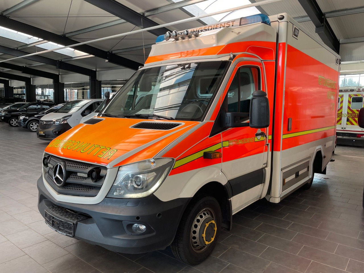 Mercedes-Benz Sprinter II Rettungswagen 519 CDI - Легковий автомобіль: фото 2 Mercedes-Benz Sprinter II Rettungswagen 519 CDI - Легковий автомобіль: фото 2
