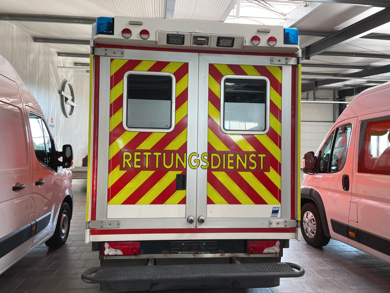 Mercedes-Benz Sprinter II Rettungswagen 519 CDI - Легковий автомобіль: фото 3 Mercedes-Benz Sprinter II Rettungswagen 519 CDI - Легковий автомобіль: фото 3