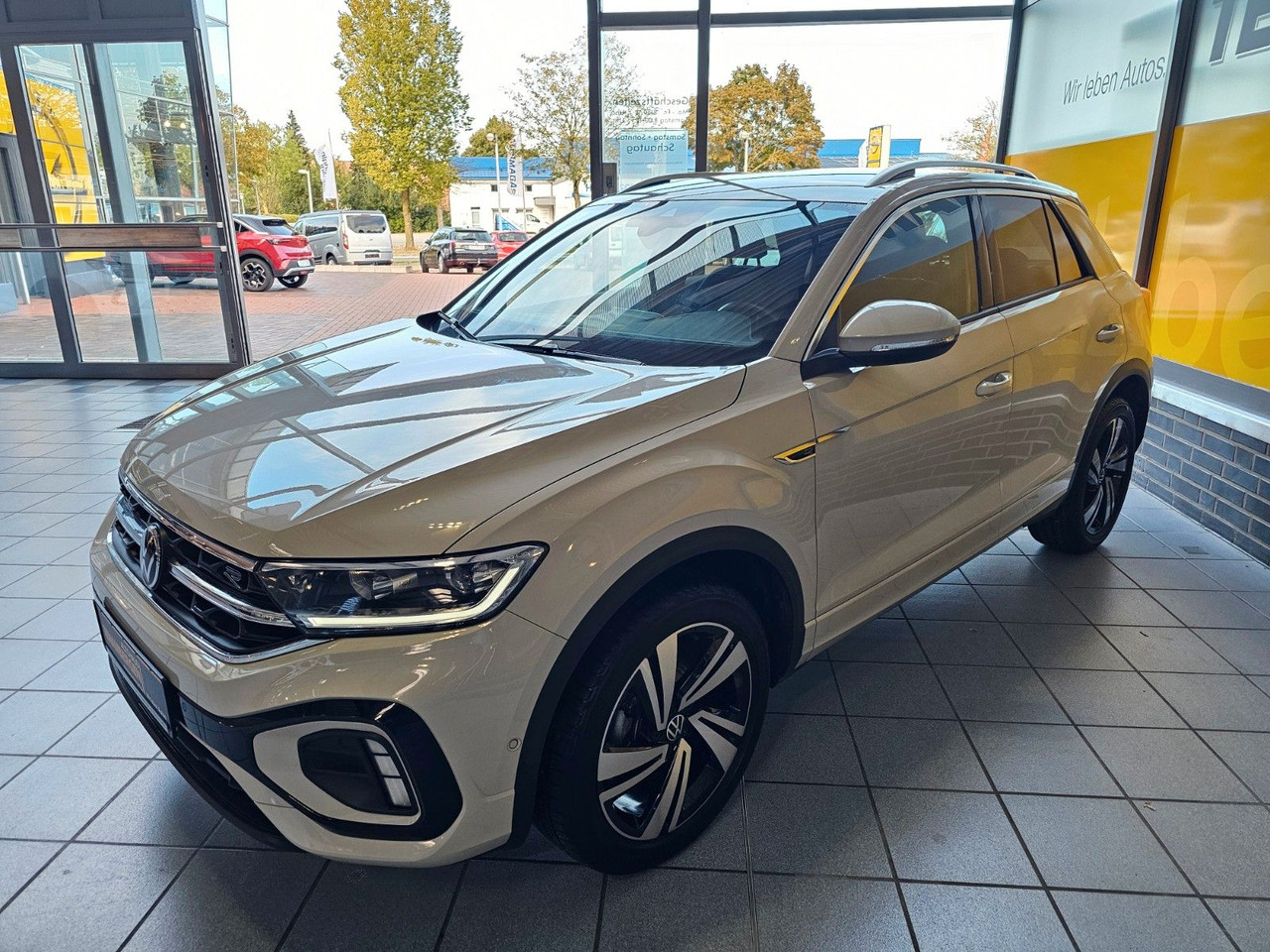 Volkswagen T-Roc R-Line eHeckklappe SHZ LED - Позашляховик: фото 2 Volkswagen T-Roc R-Line eHeckklappe SHZ LED - Позашляховик: фото 2