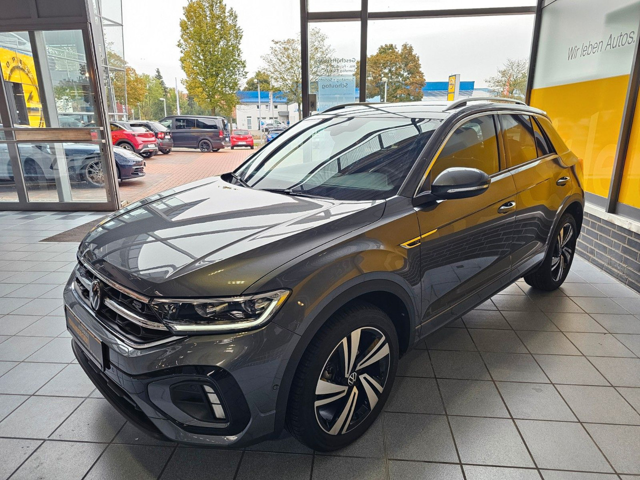 Volkswagen T-Roc R-Line eHeckklappe SHZ LED - Позашляховик: фото 2 Volkswagen T-Roc R-Line eHeckklappe SHZ LED - Позашляховик: фото 2