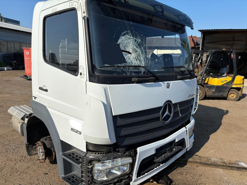 Mercedes-Benz Atego MP4 - Кабіна й інтер'єр: фото 1 Mercedes-Benz Atego MP4 - Кабіна й інтер'єр: фото 1