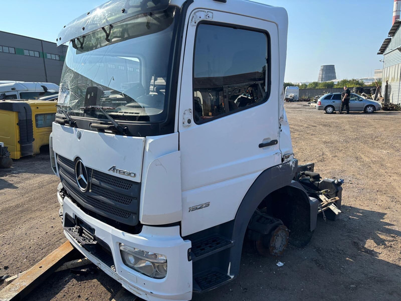 Mercedes-Benz Atego MP4 - Кабіна й інтер'єр: фото 2 Mercedes-Benz Atego MP4 - Кабіна й інтер'єр: фото 2
