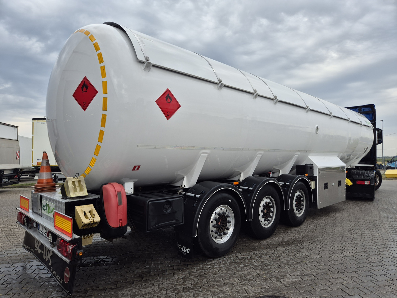 BC-LDS EMERSON/ propane/ butane/ lpg/ gpl - Напівпричіп цистерна: фото 1 BC-LDS EMERSON/ propane/ butane/ lpg/ gpl - Напівпричіп цистерна: фото 1