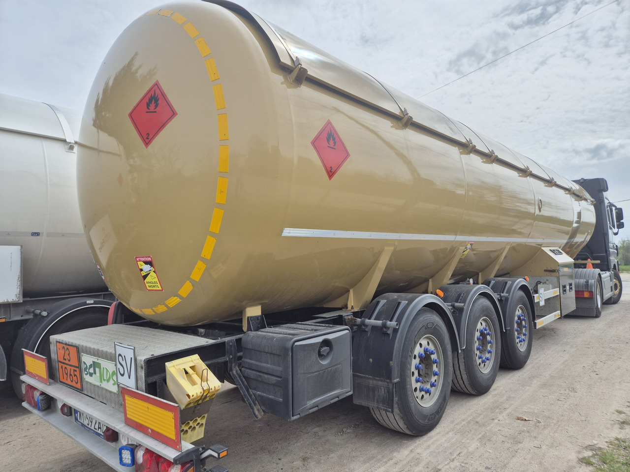 BC-LDS NCG-50 /LPG/ GPL/ PROPANE/ Mercedes axels - Напівпричіп цистерна: фото 2 BC-LDS NCG-50 /LPG/ GPL/ PROPANE/ Mercedes axels - Напівпричіп цистерна: фото 2